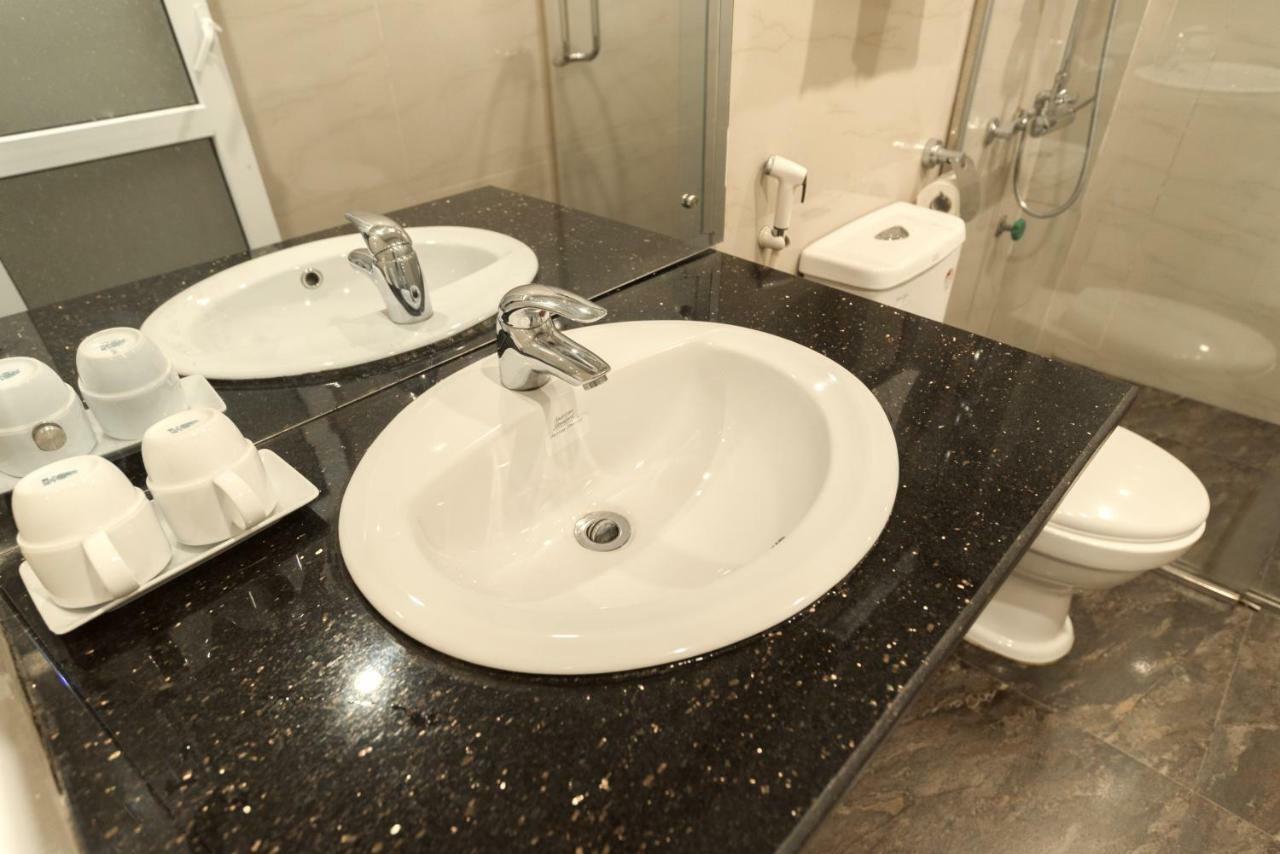 London Hotel 하롱 외부 사진